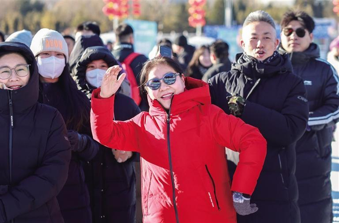 v体育首页-雪上竞逐  冰上狂欢|呼和浩特市|布鲁|射箭|足球|俱乐部联赛_新浪体育_新浪新闻
